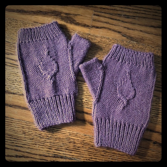 Wool silk hand warmers, fingerless mitts, purple - Picture 2 of 4